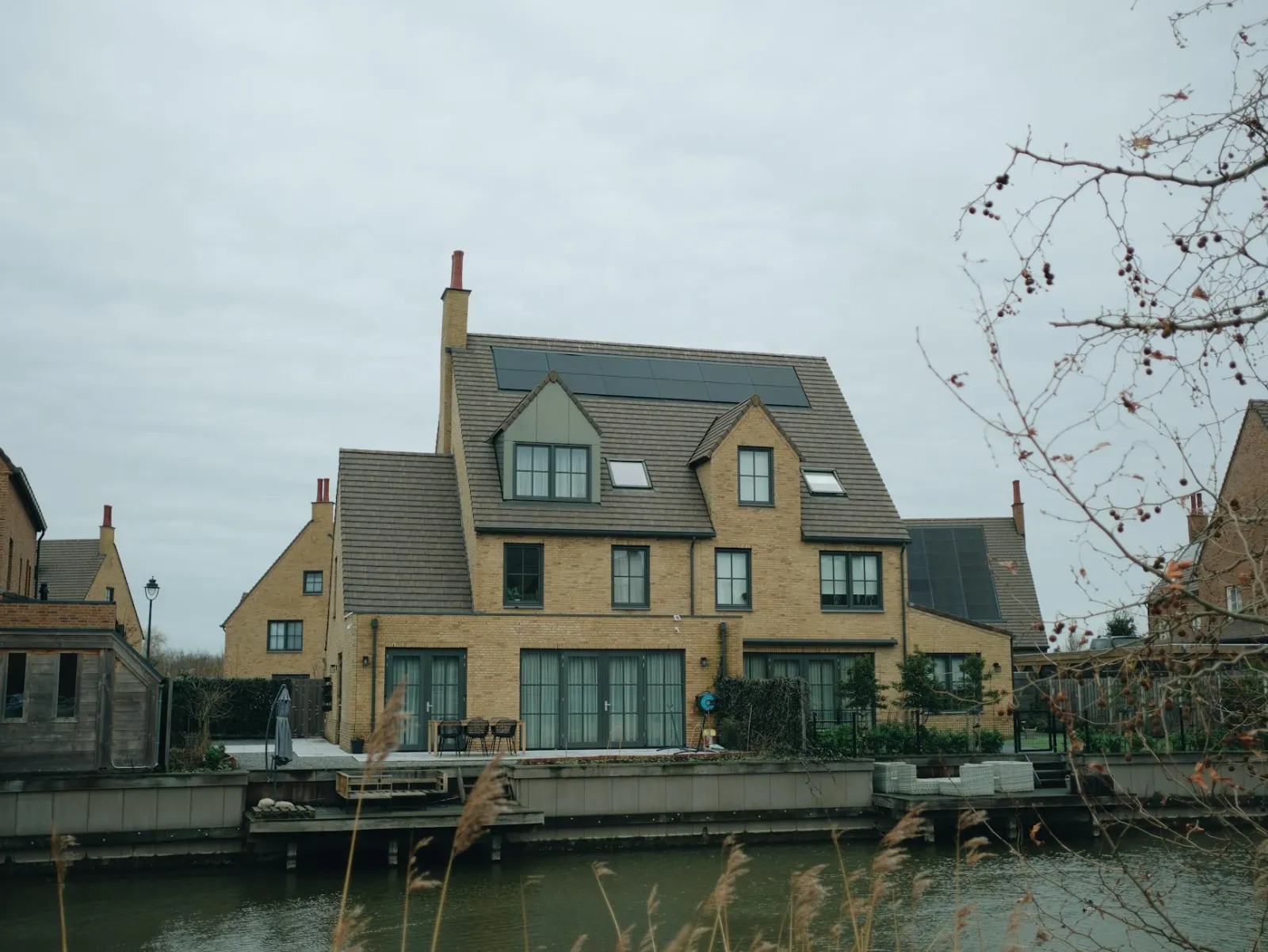 Zonnepanelen en saldering 2027: nieuwbouw woning