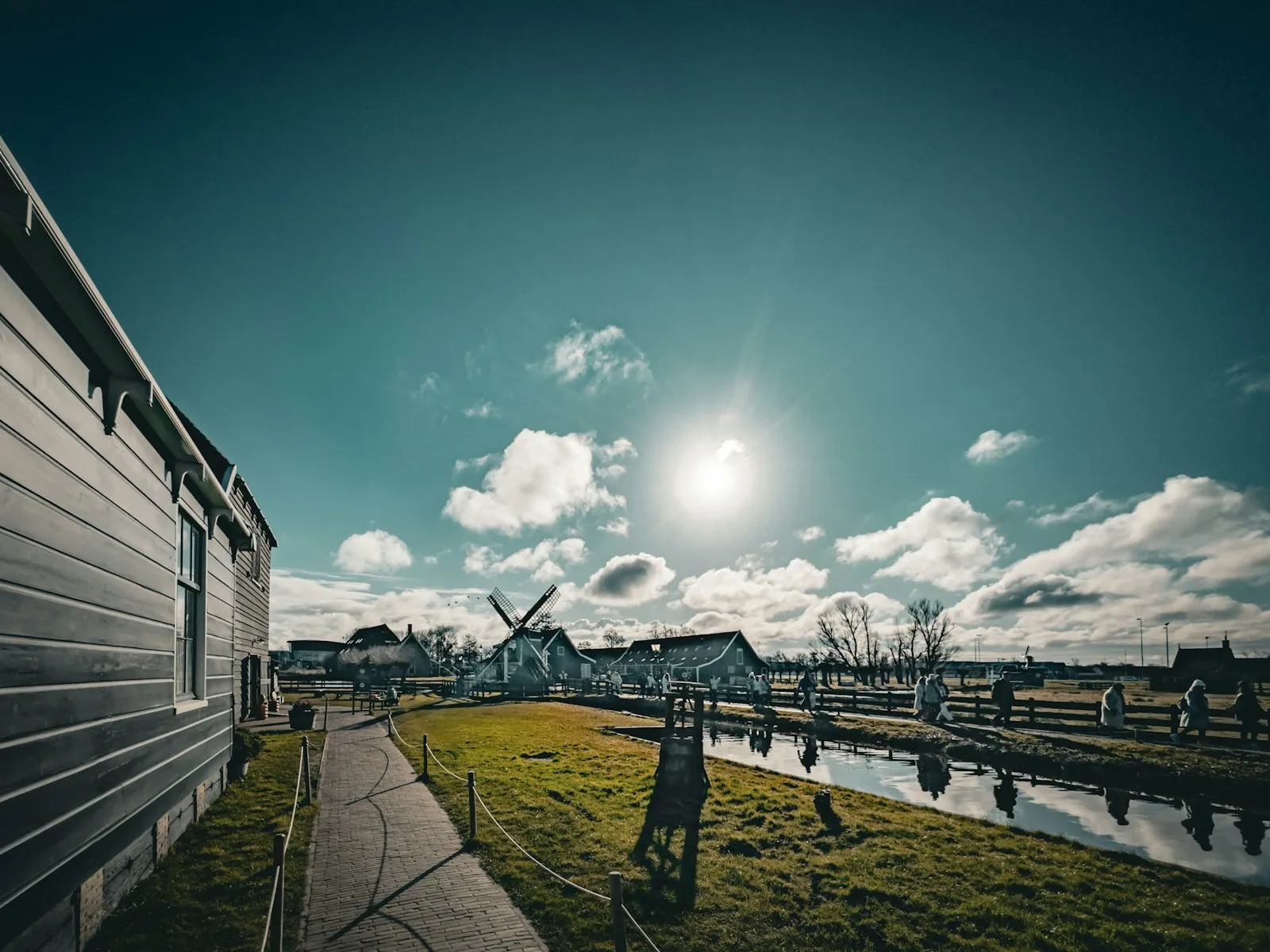Zonnepanelen en saldering 2027: gevolgen voor uw