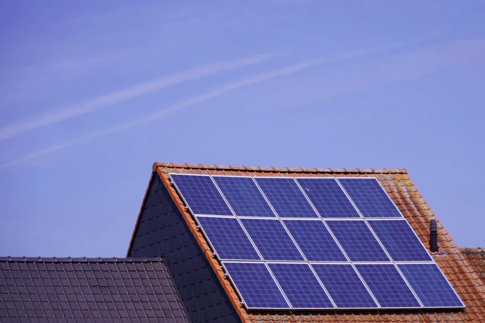 Zonnepanelen terugleveren op piekuren na 2027